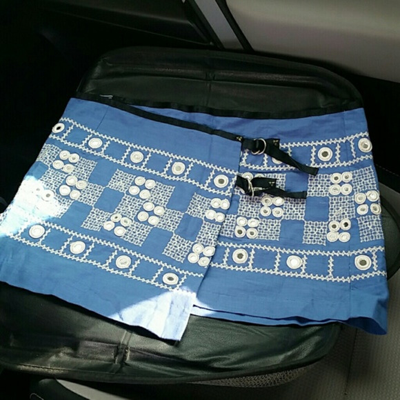 NWT FREE PEOPLE Blue White Mirror‎ Embroidered Wrap - Picture 1 of 3